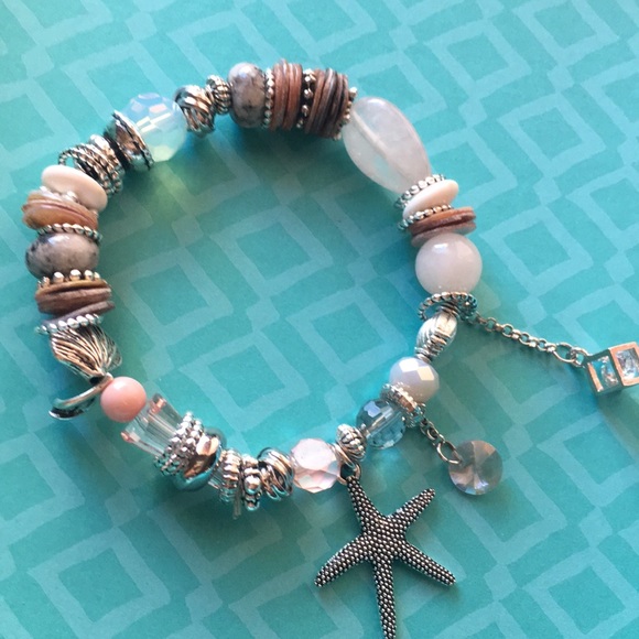 🆕 beads, charms, stretch bracelet - Picture 2 of 3